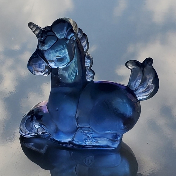 Vntg Boyd Irredescent Glass Little Lucky the Unicorn 🦄 - Picture 8 of 12